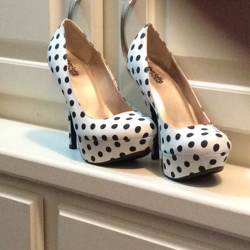 Black Polkadot Pumps